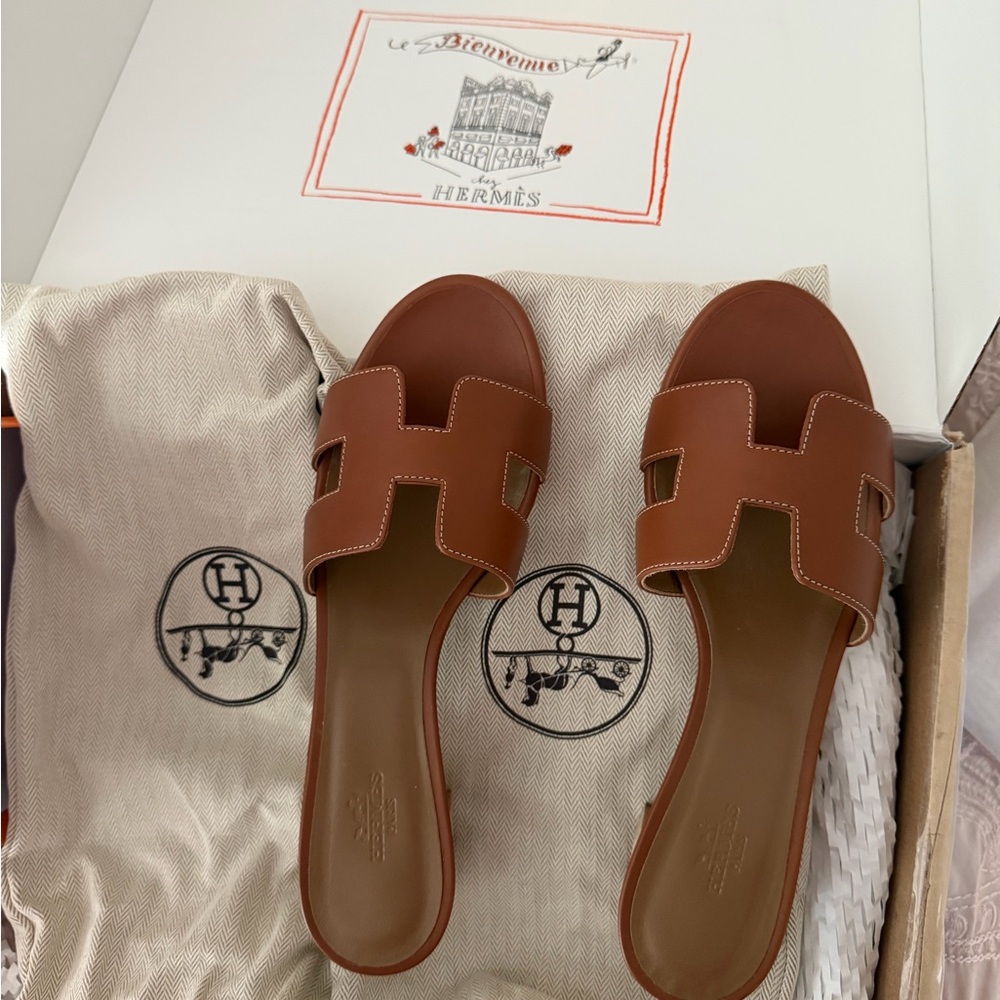 Hermès Brown Leather Oasis Sandals heels